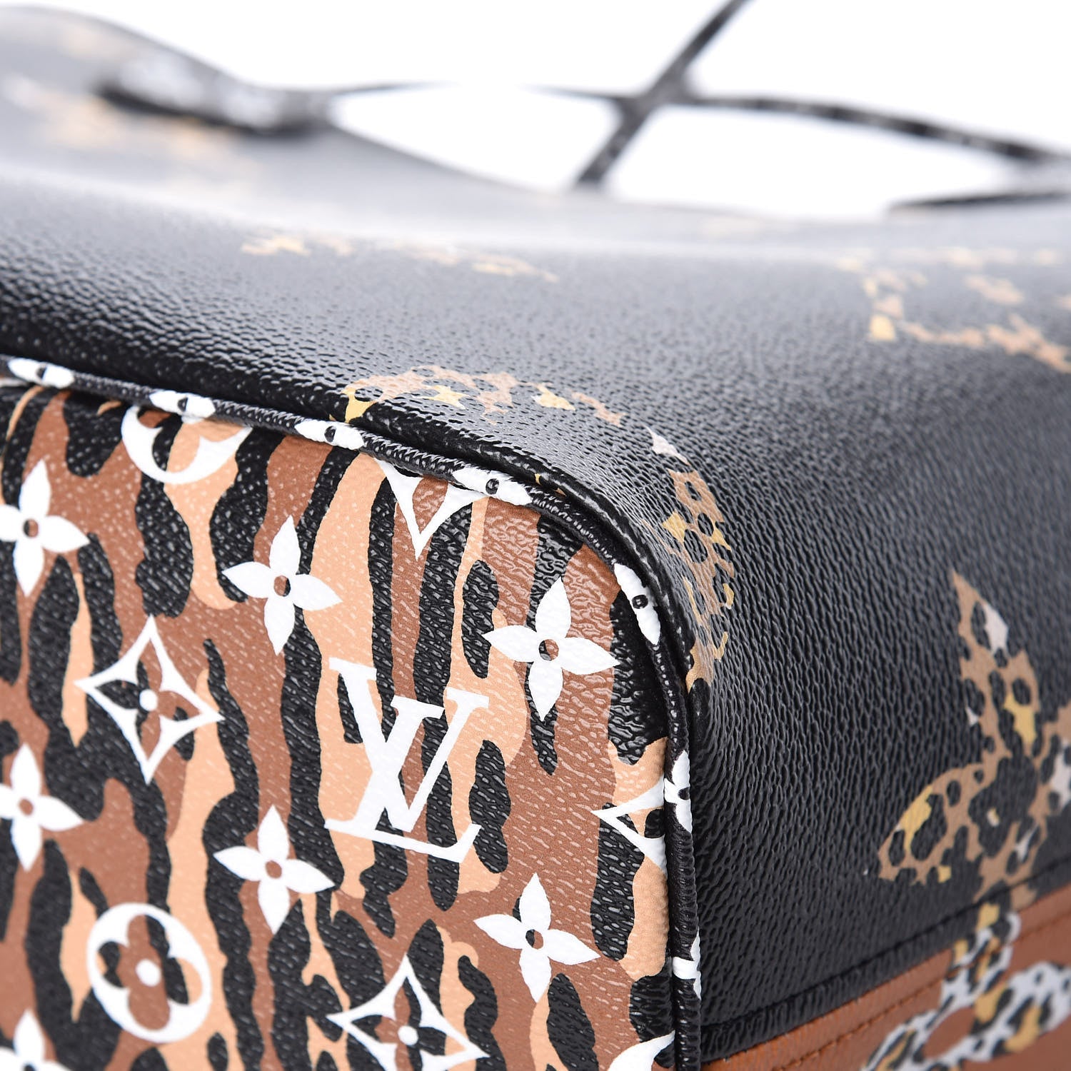 Louis Vuitton Monogram Giant Jungle Neverfull MM Black 11 of 13