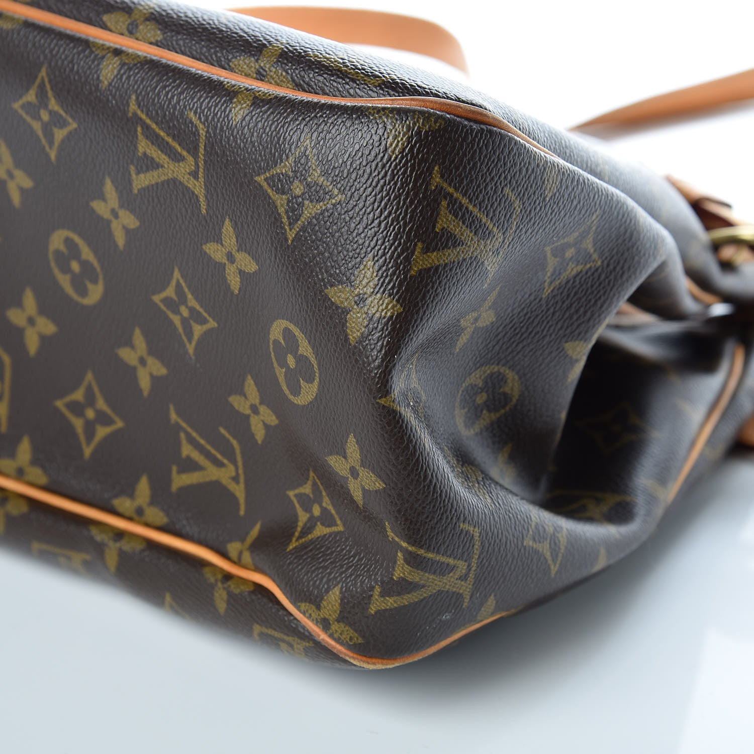 Louis Vuitton Monogram Batignolles Horizontal 21 of 21