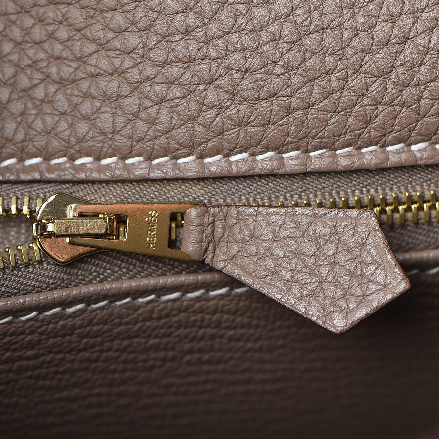 Togo Kelly Retourne 32 Etoupe