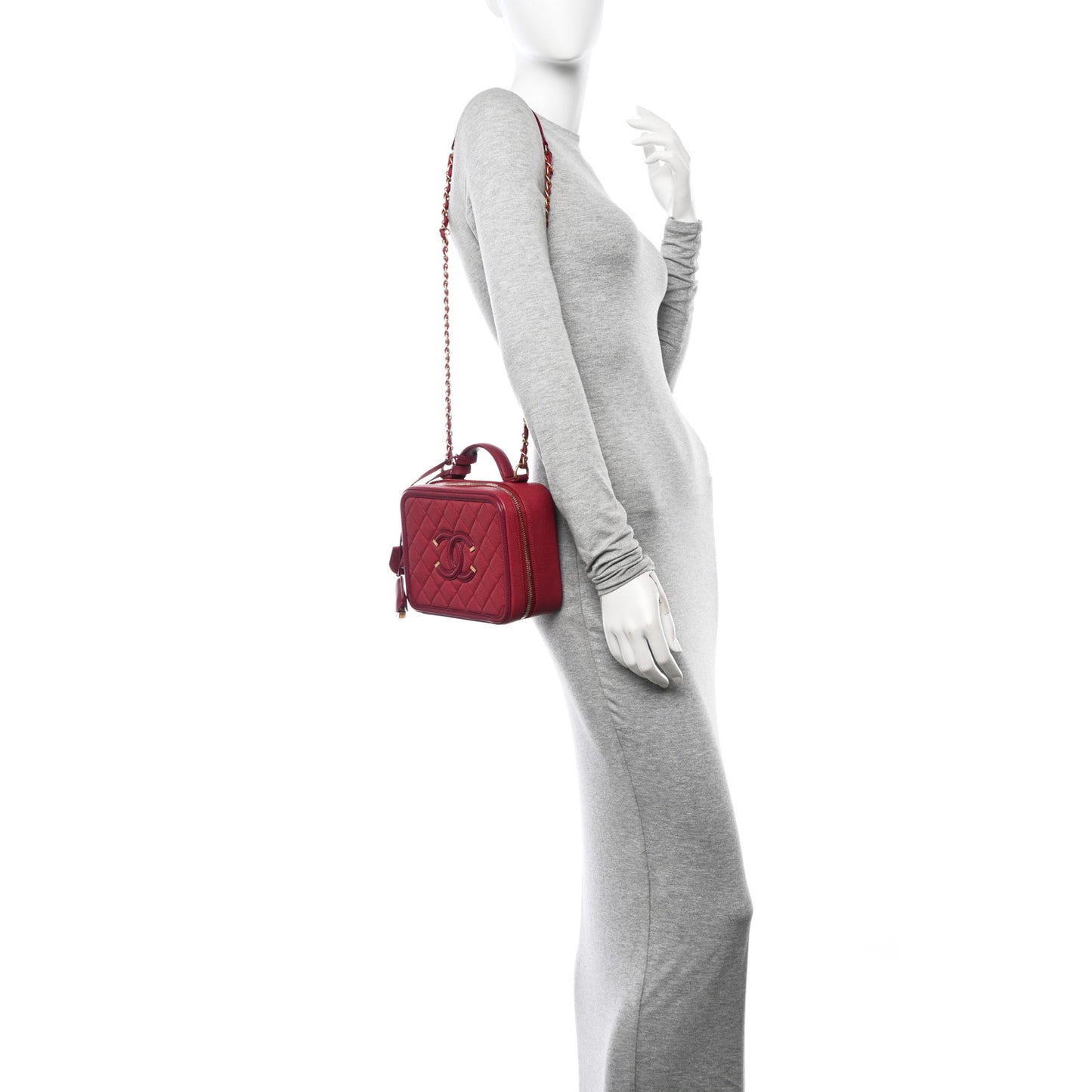 Caviar Quilted Medium CC Filigree Vanity Case Red