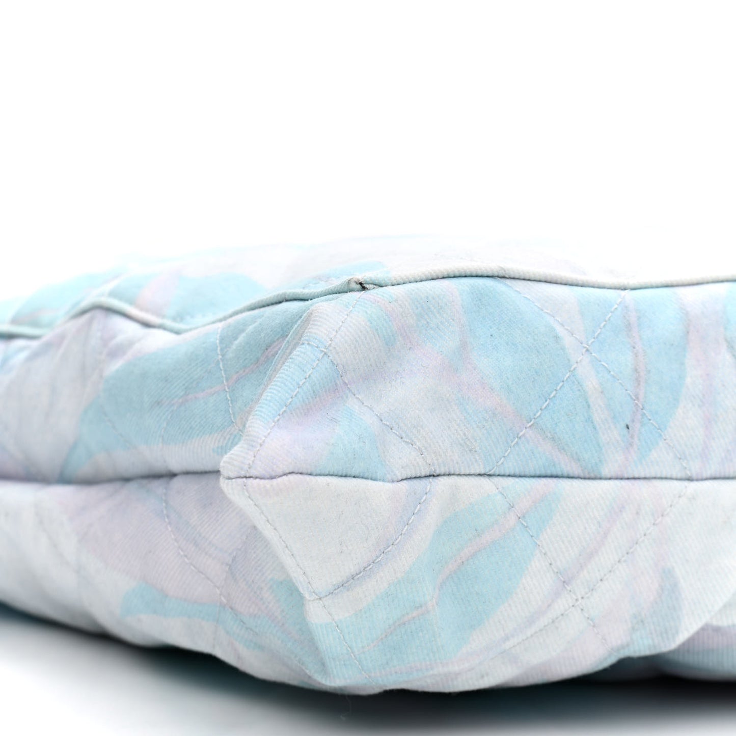 Canvas Quilted Jungle Jeans Tote White Multicolor