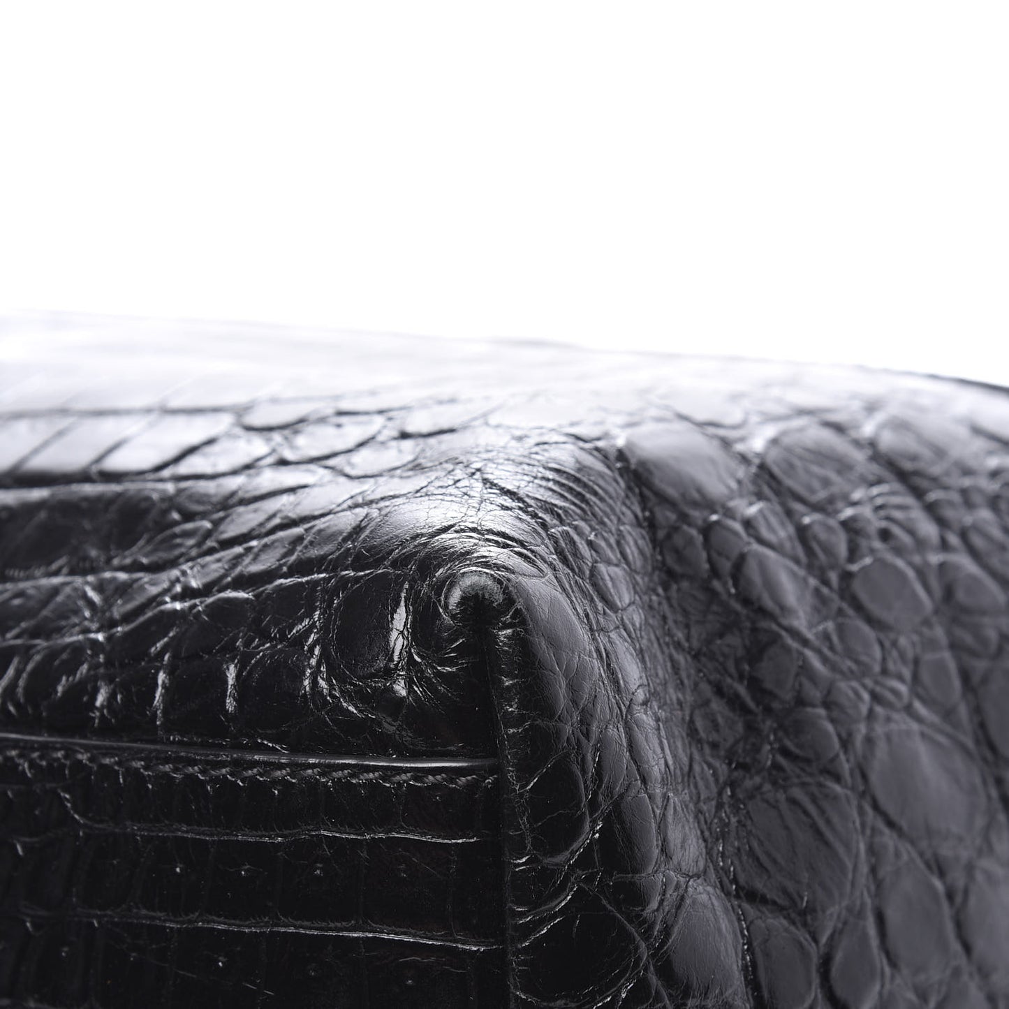 Calfskin Crocodile Embossed Medium Nightingale Black
