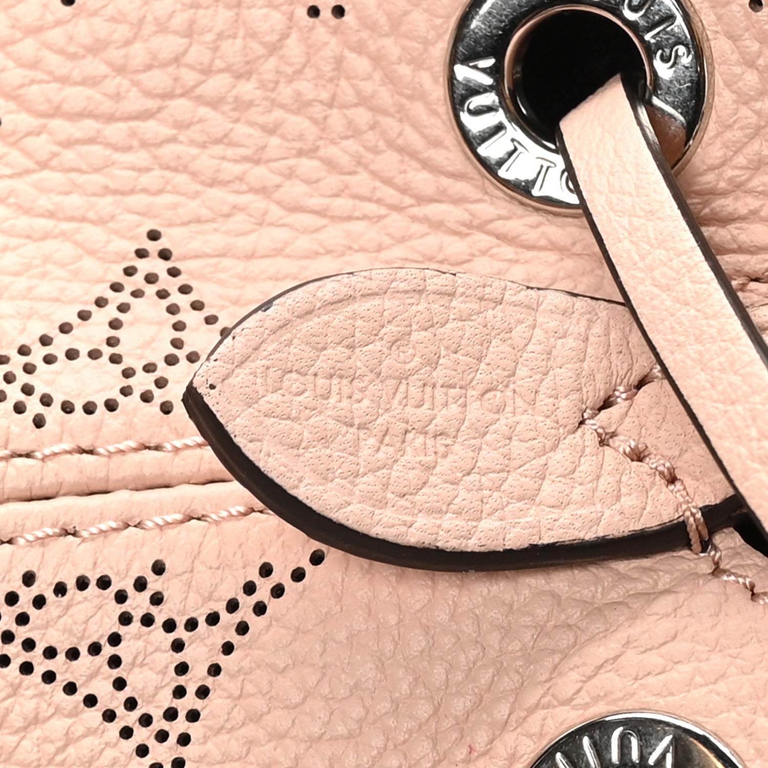 Louis Vuitton Mahina Bella Magnolia 7 of 10