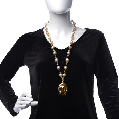 Chanel Pearl CC Necklace Gold 2 of 7