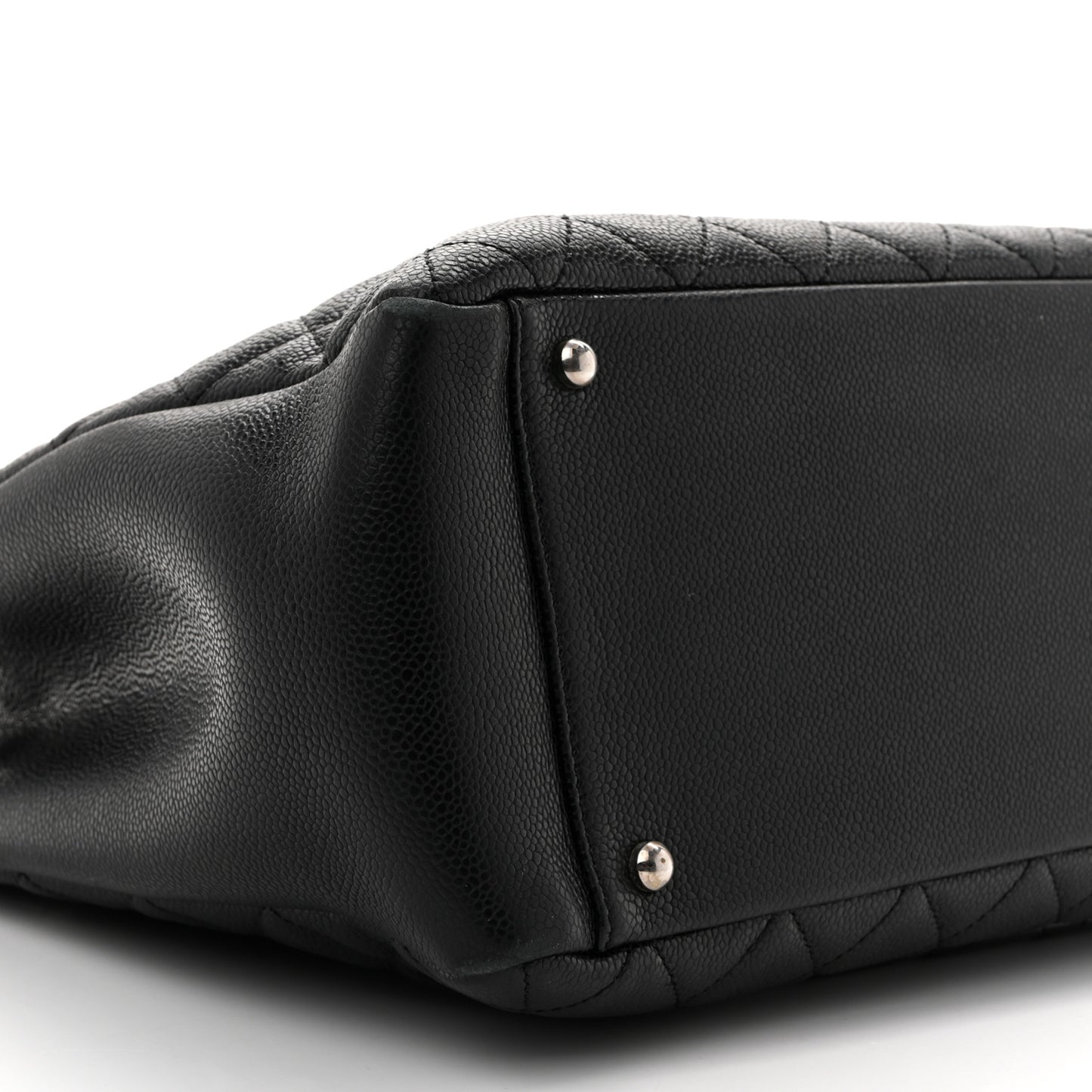Caviar Quilted XL Grand Shopping Tote GST Black