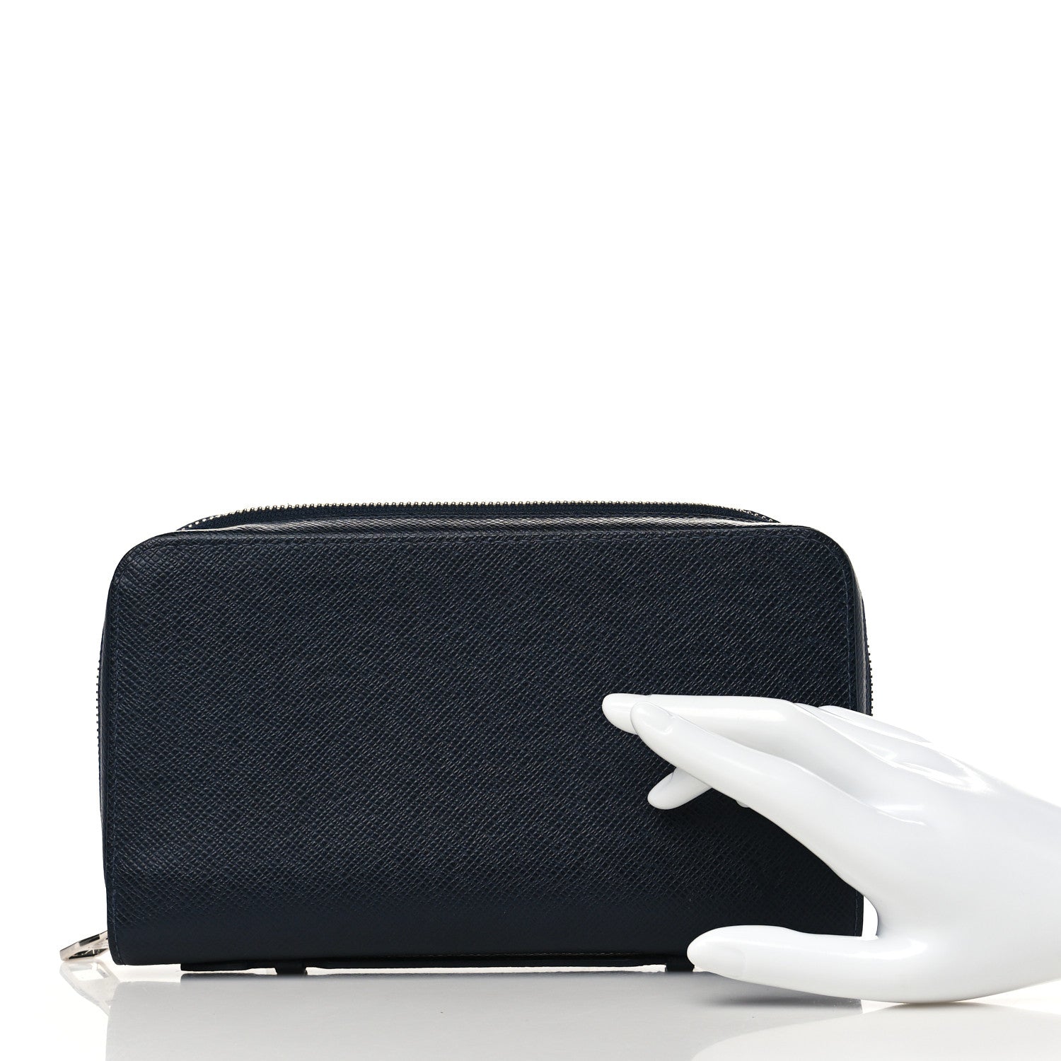 Louis Vuitton Taiga Zippy XL Wallet Bleu Marine 2 of 8