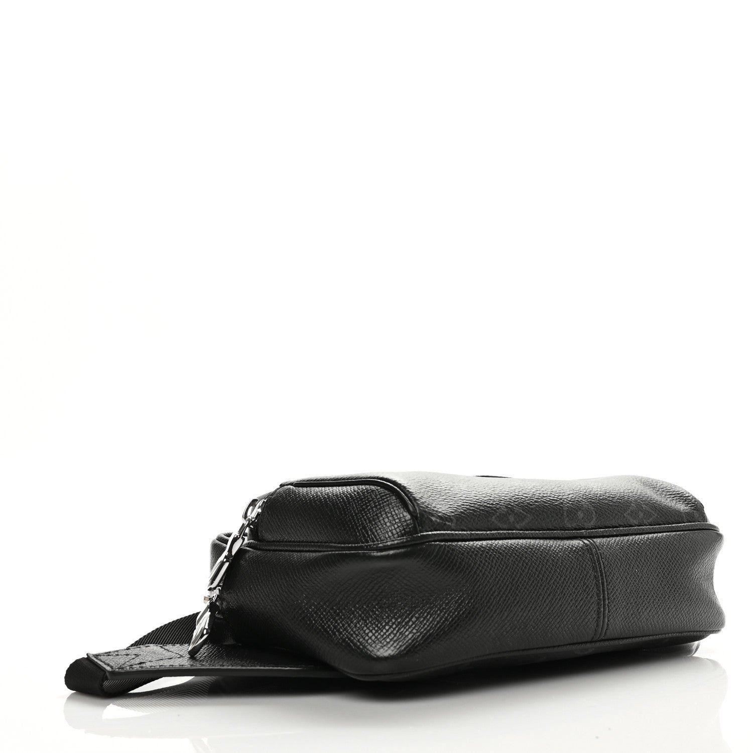 Louis Vuitton Taiga Monogram Outdoor Bumbag Black 4 of 7