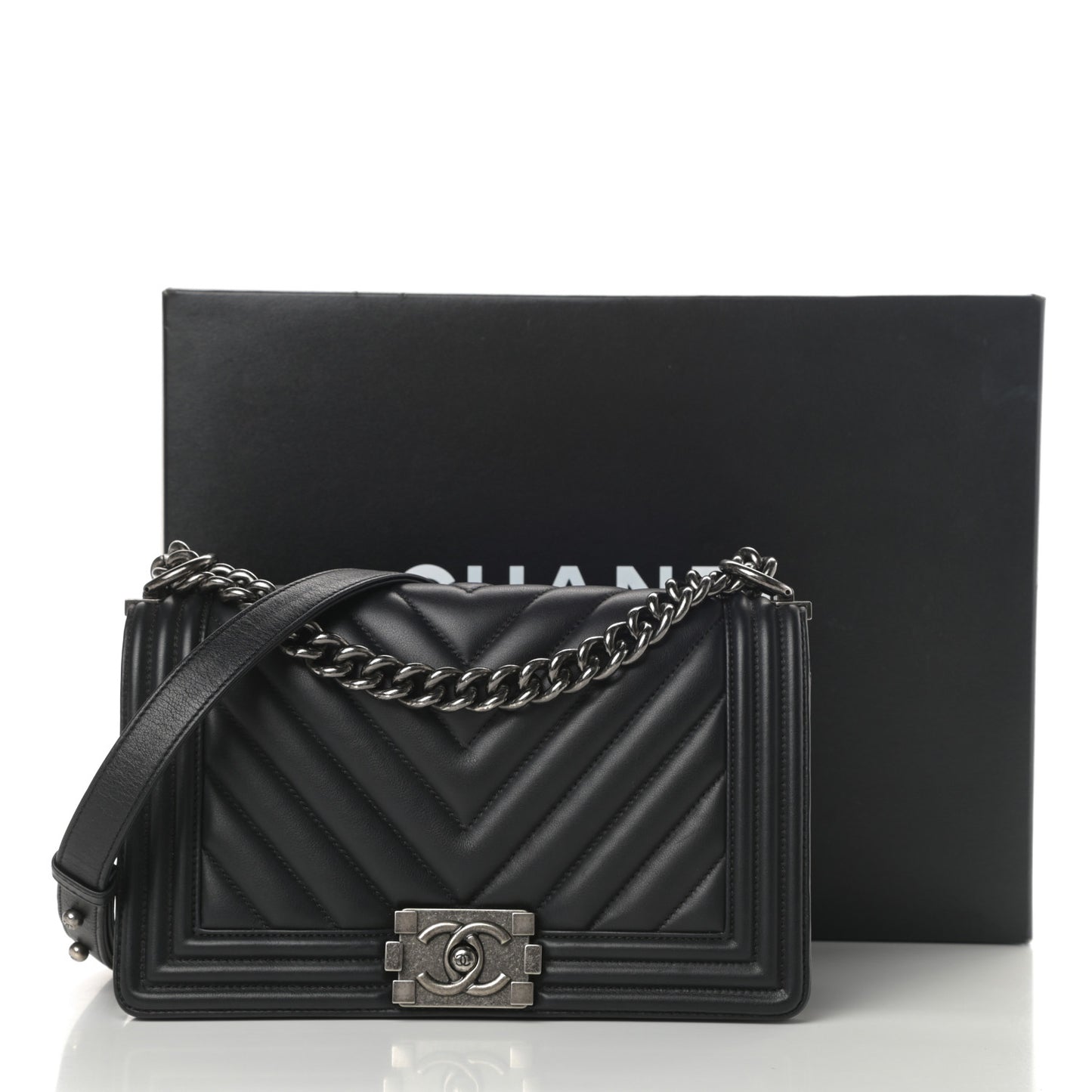 Calfskin Chevron Quilted Medium Boy Flap Black