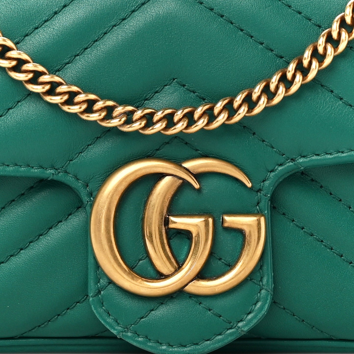Calfskin Matelasse Super Mini GG Marmont Shoulder Bag Emerald Green
