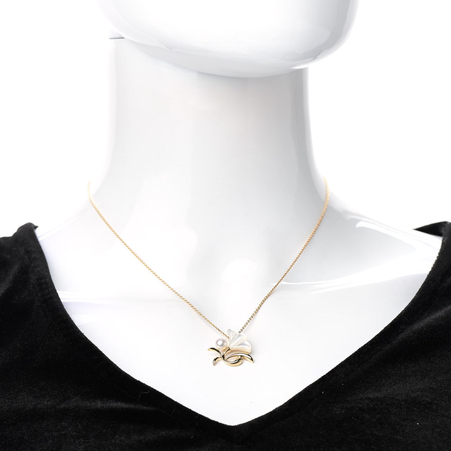 18K Yellow Gold Akoya Pearl Mother of Pearl 5.5mm Pedant Necklace