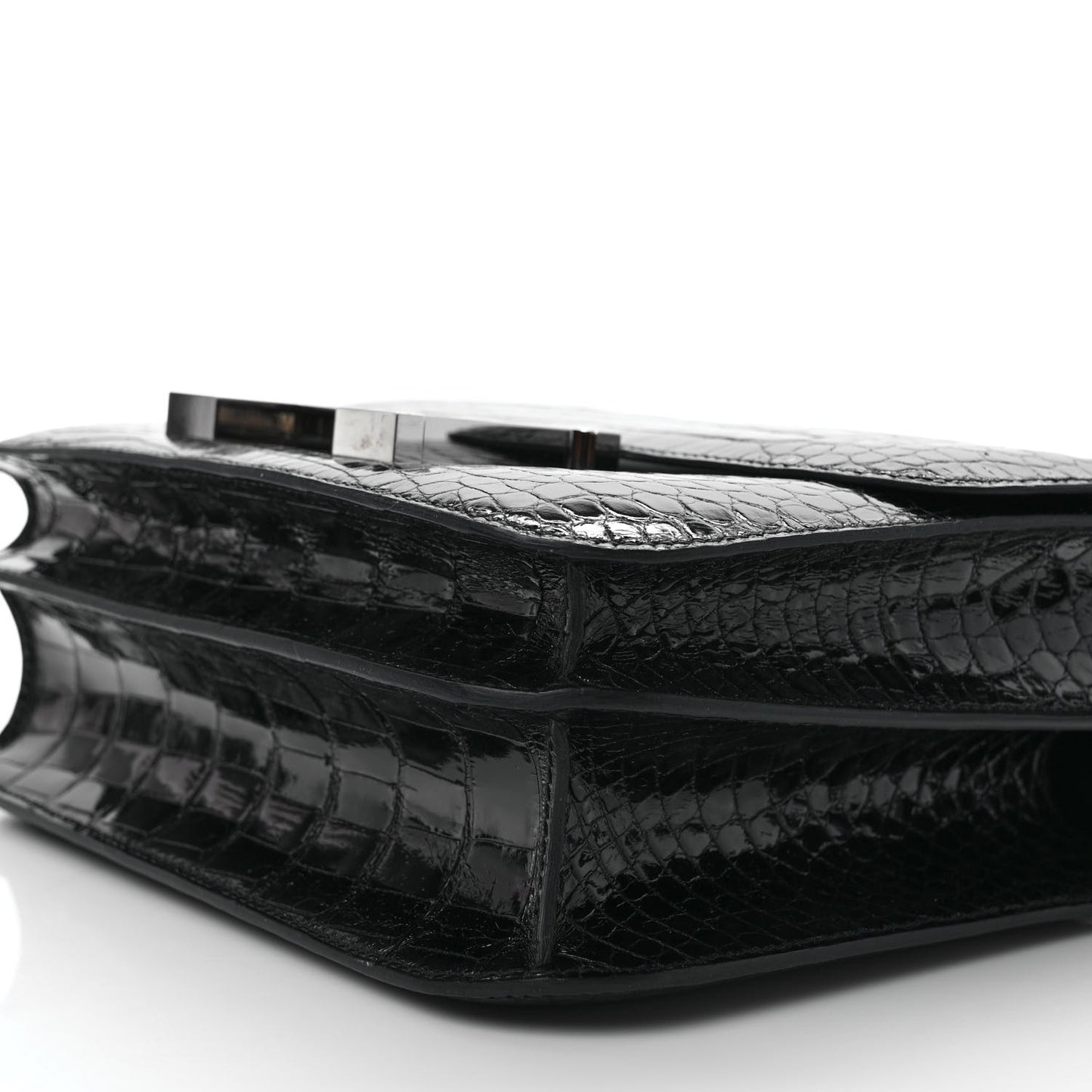 Shiny Alligator Enamel Constance 24 Black