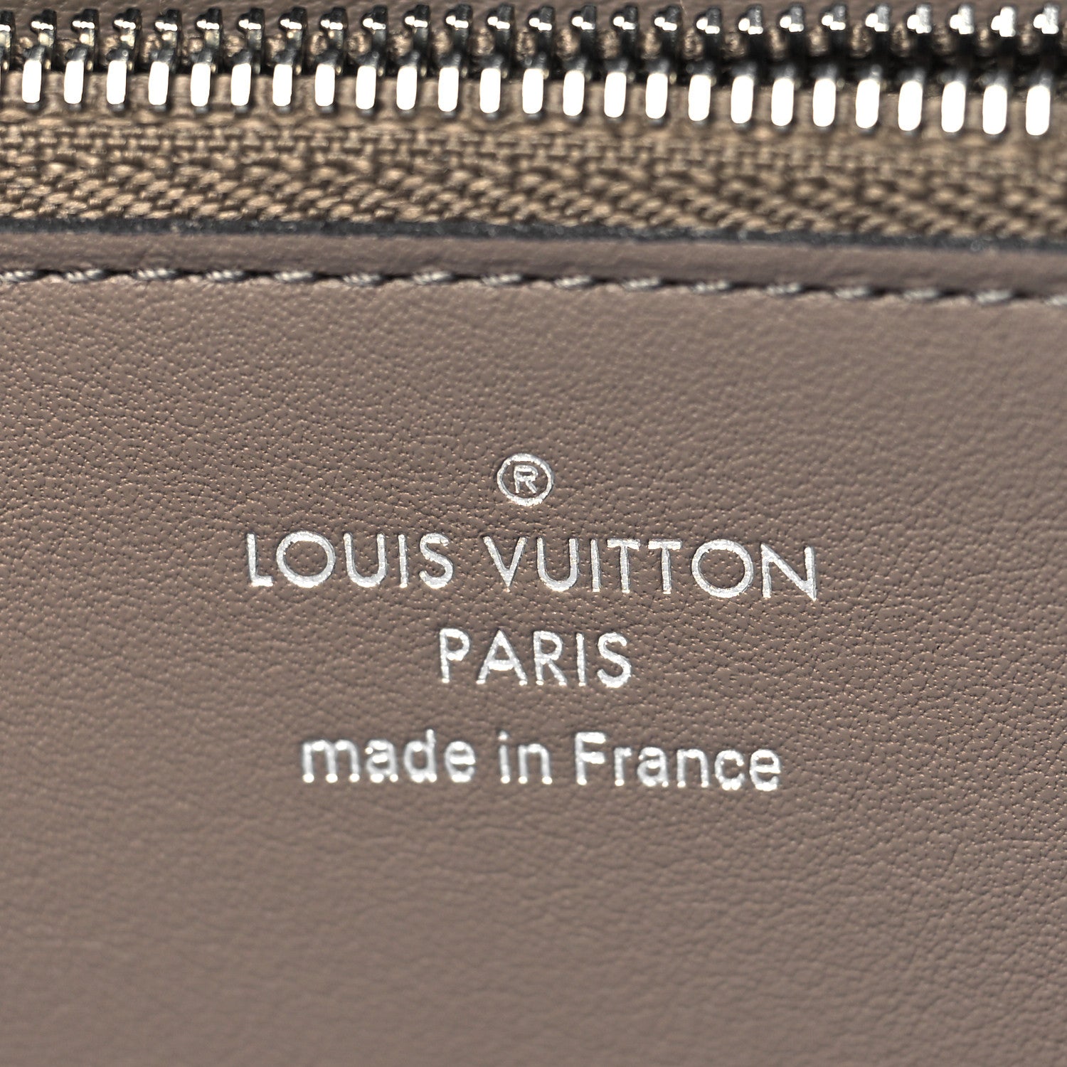 Louis Vuitton Veau Cachemire Comete Wallet Black 6 of 8