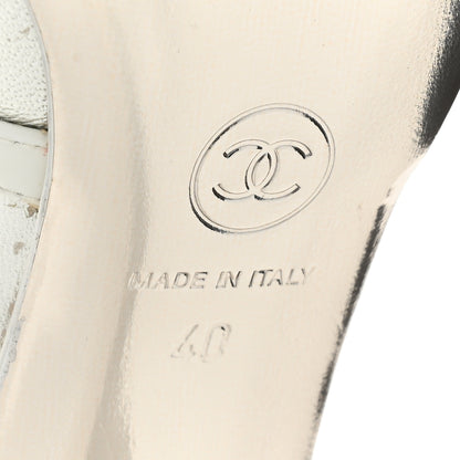 Chanel Laminated Lambskin Patent Cap Toe CC Turn-Lock Pumps 40 Silver White 6 of 13