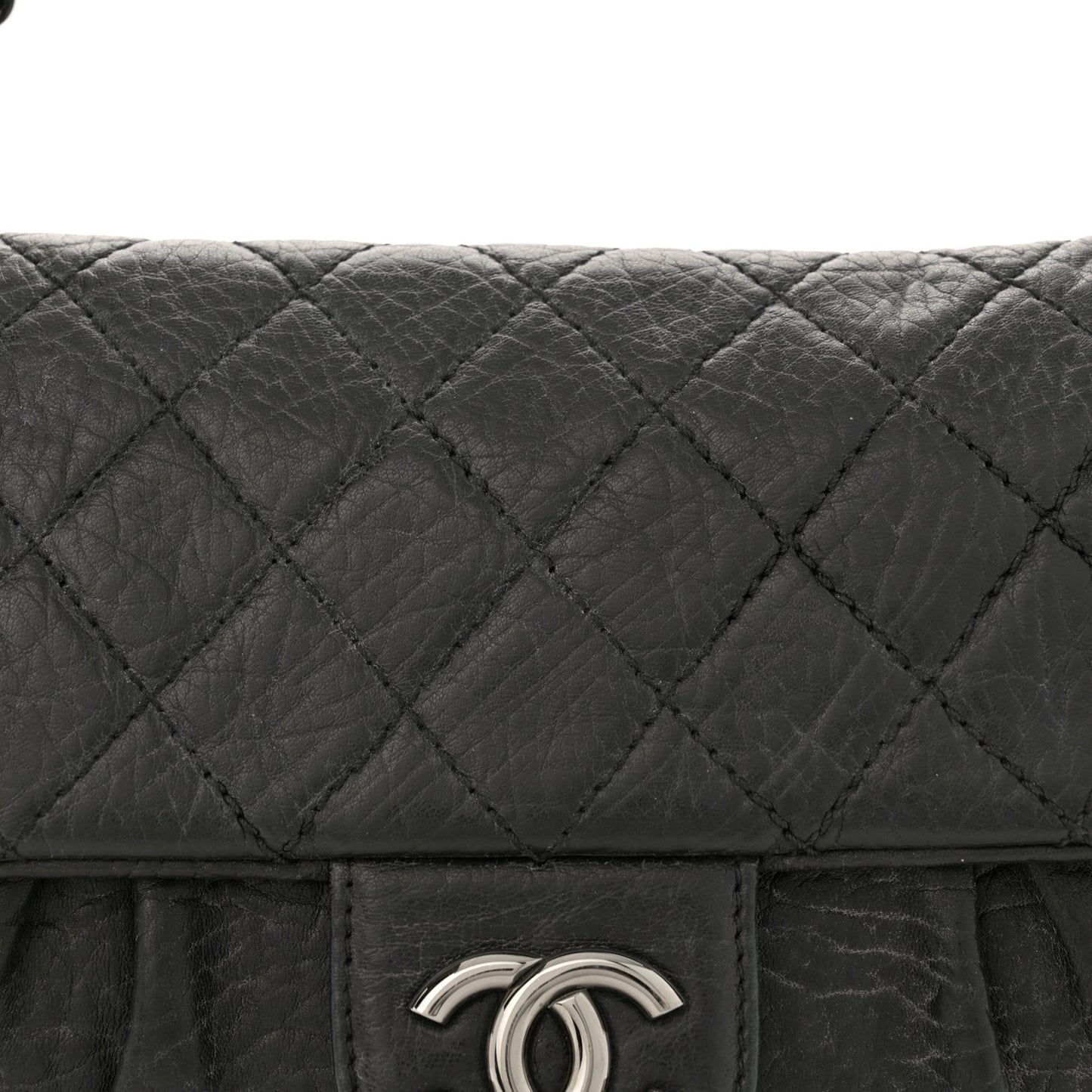 Distressed Lambskin Lady Braid Flap Black