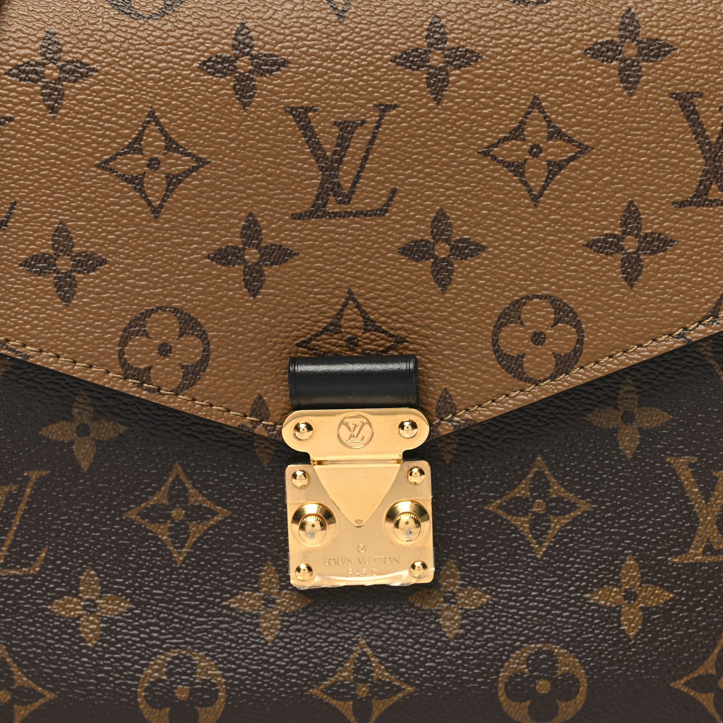 Reverse Monogram Pochette Metis