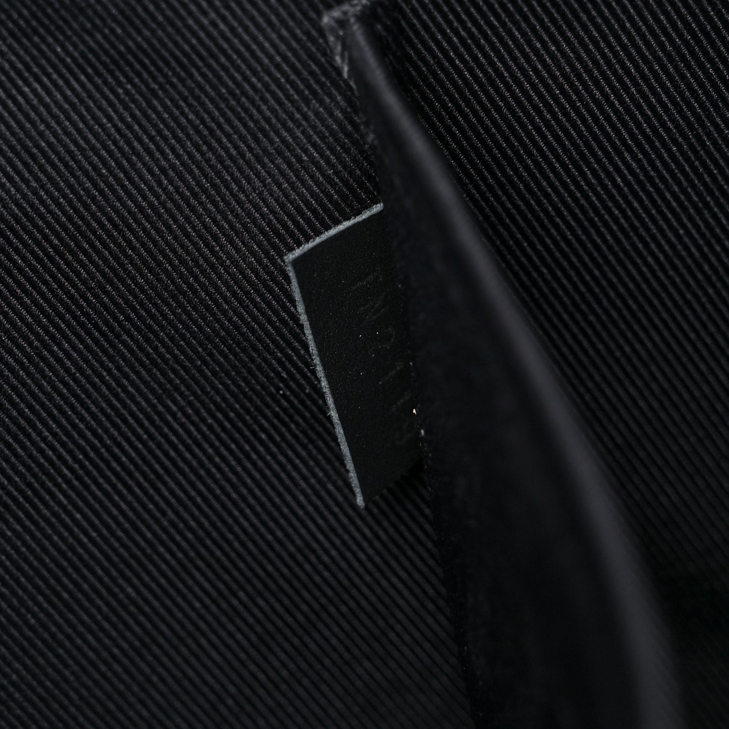 Damier Infini Discovery Pochette GM Onyx