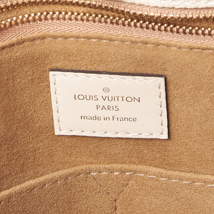 Louis Vuitton Empreinte Monogram Giant Onthego GM Creme 7 of 7