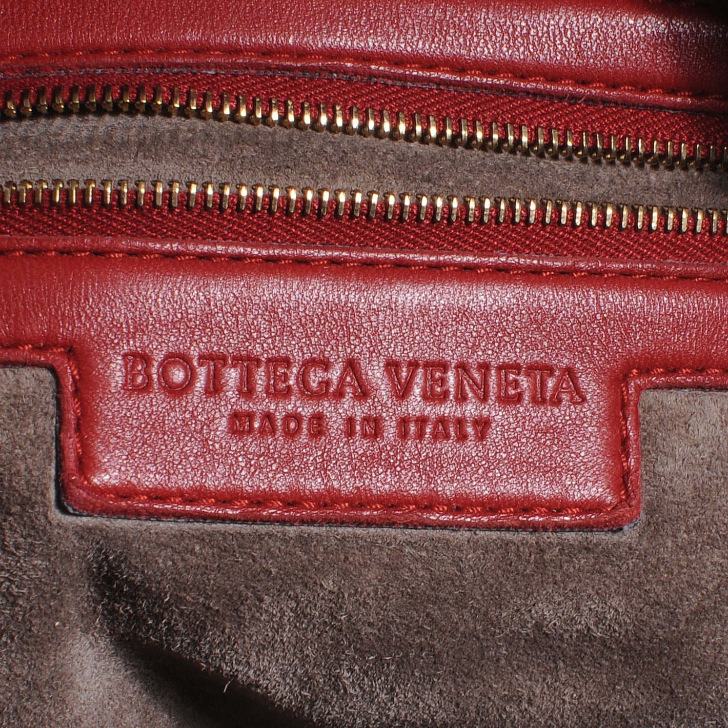 Nappa Intrecciato Maxi Veneta Hobo Crimson