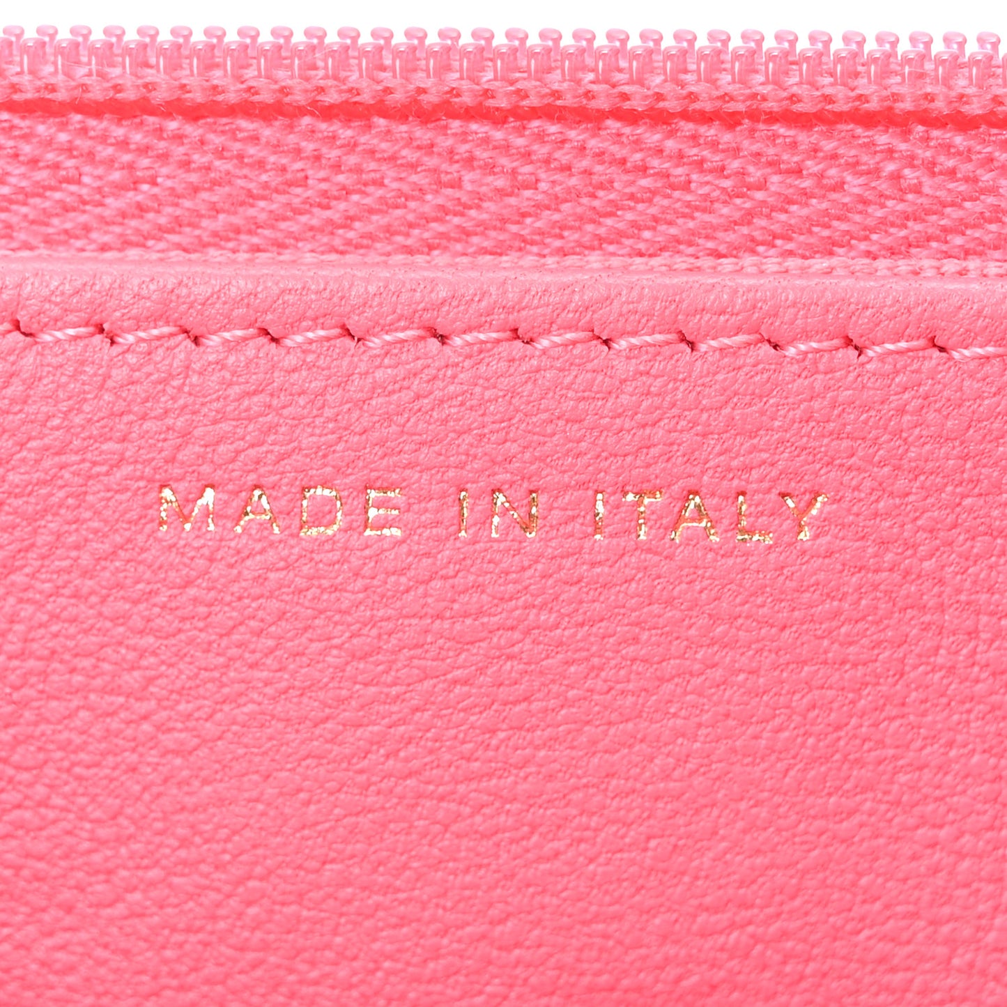 Caviar Quilted Sweetheart Wallet On Chain WOC Fuchsia