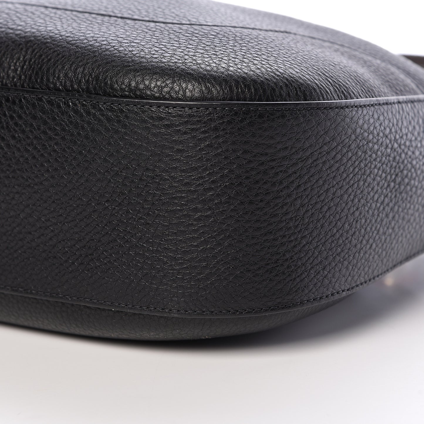 Vitello Daino Zippered Messenger Hobo Black