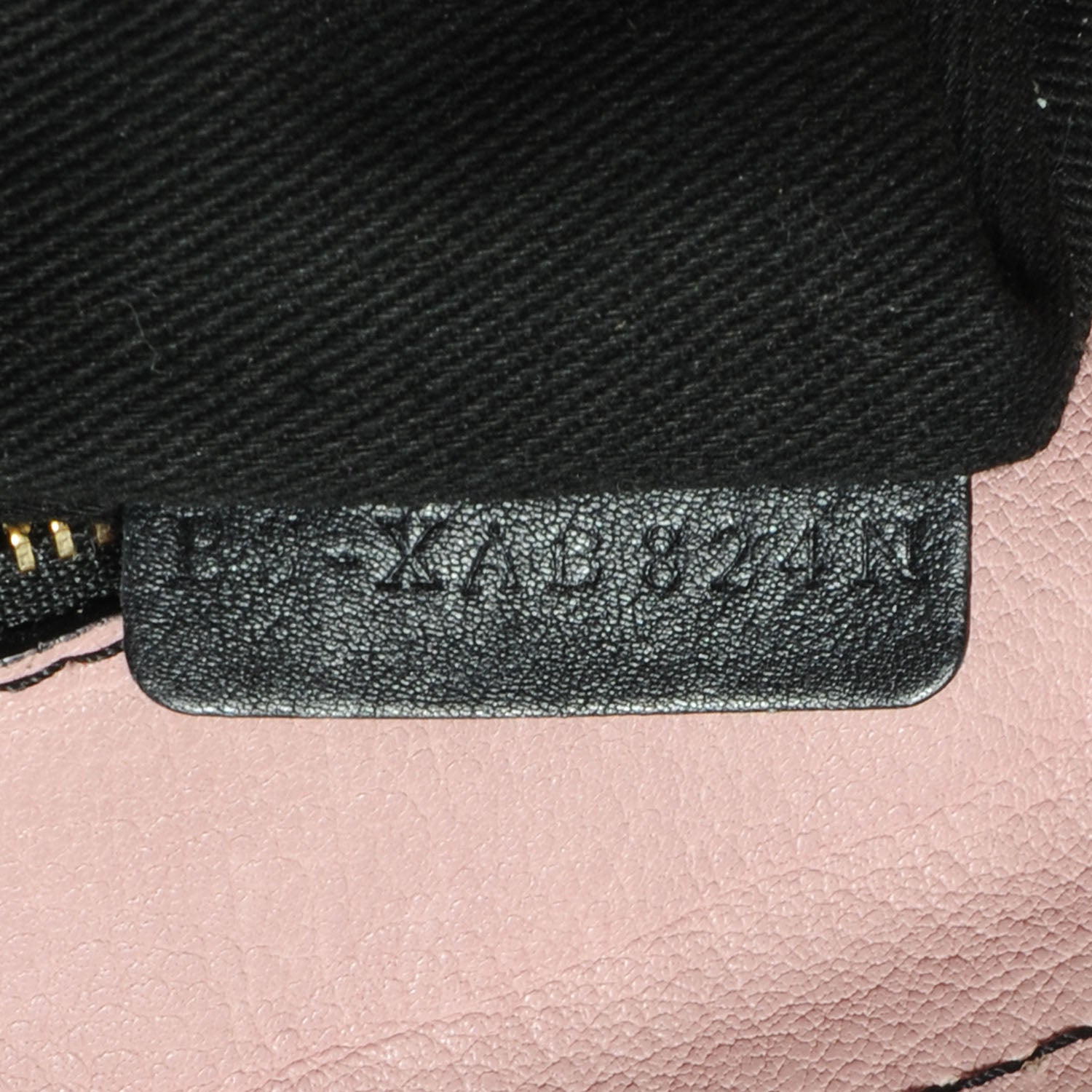 Valentino Garavani Patent Large Histoire Pink 10 of 10