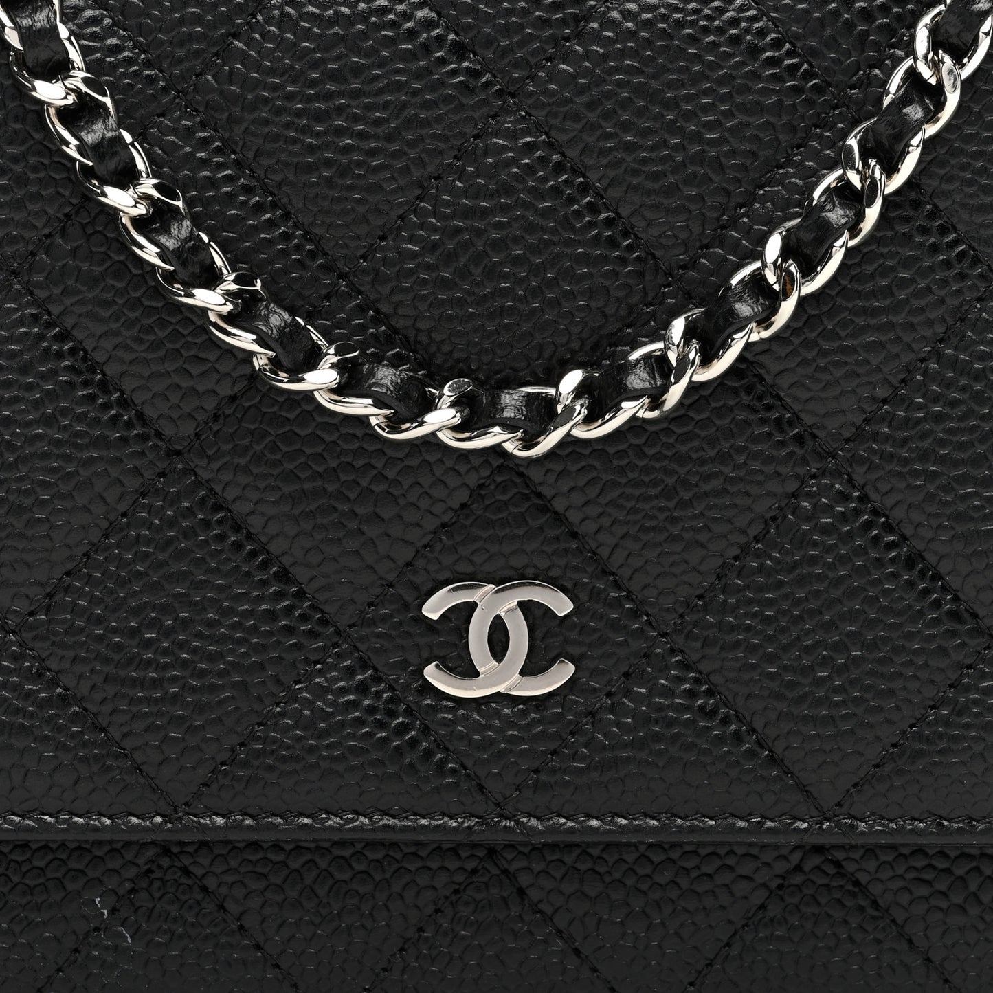 Caviar Quilted Wallet on Chain WOC Black