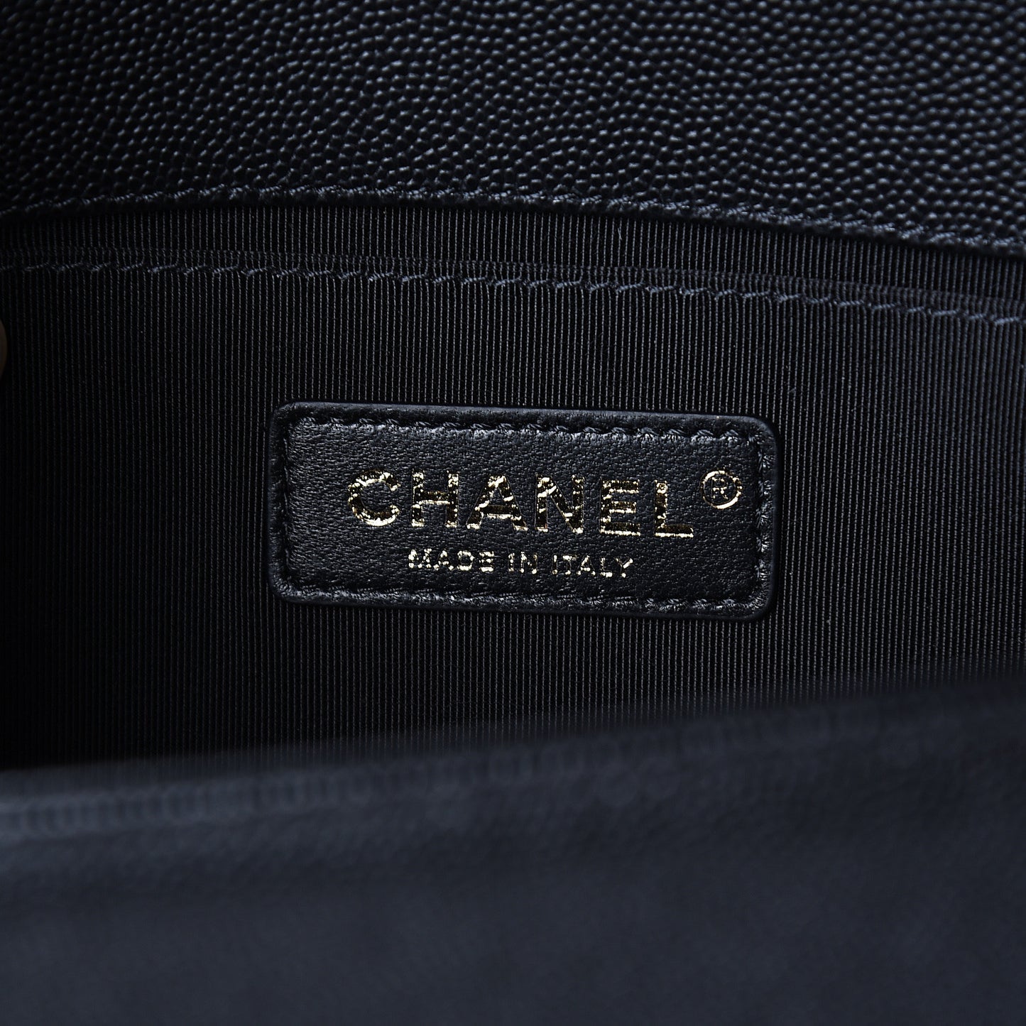 Caviar Quilted Medium Boy Flap Black