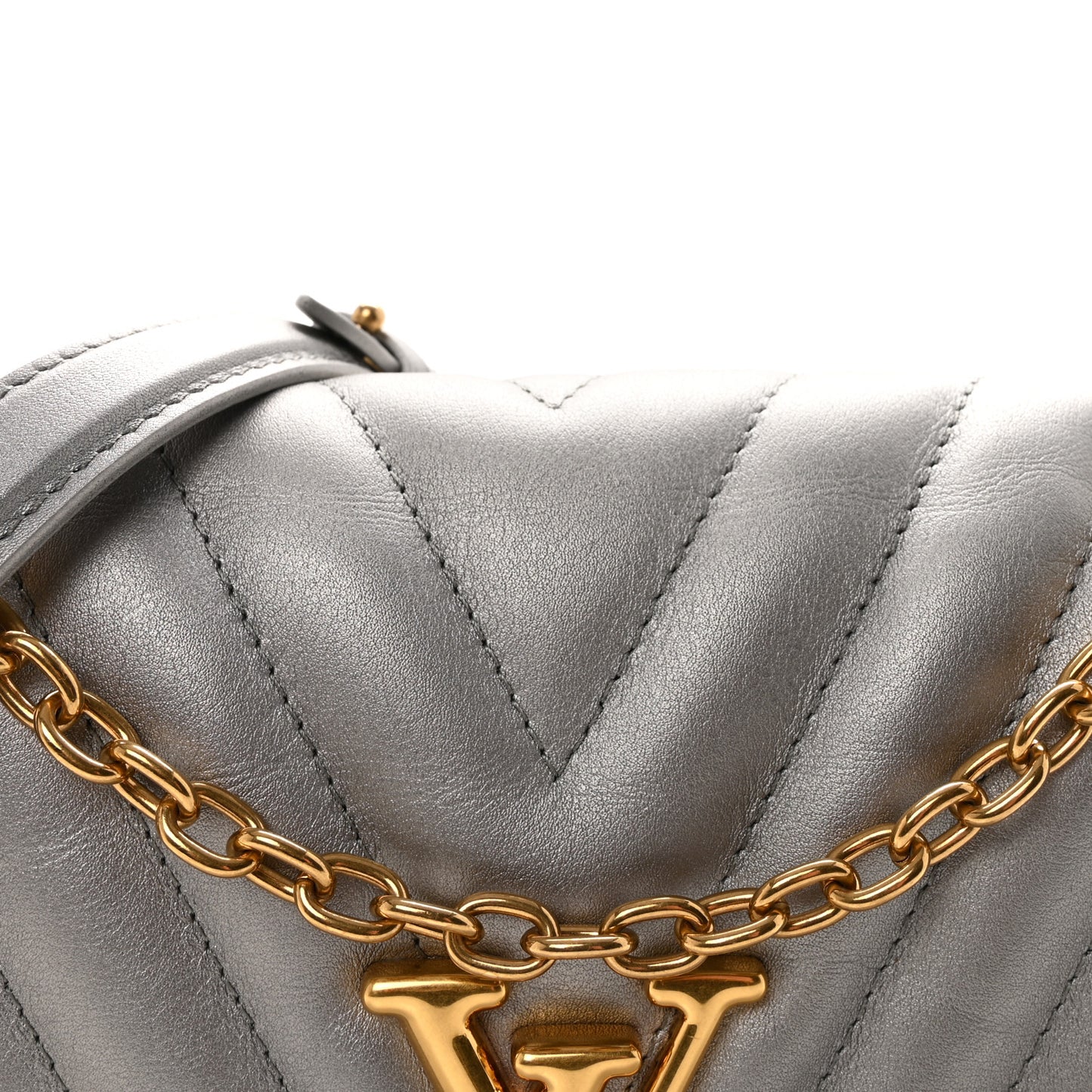Metallic Calfskin New Wave Chain Bag MM NM Silver
