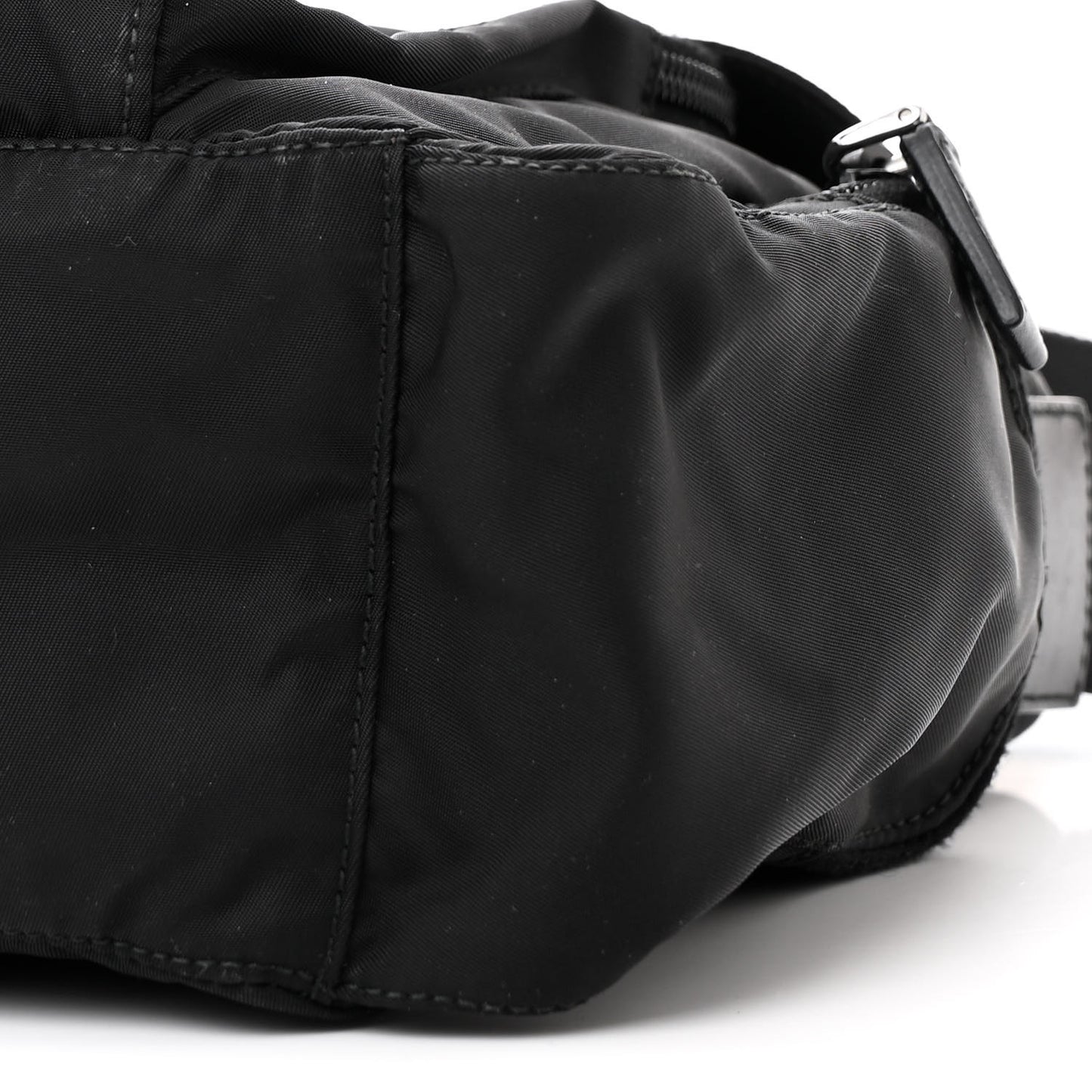 Nylon Vela Messenger Black