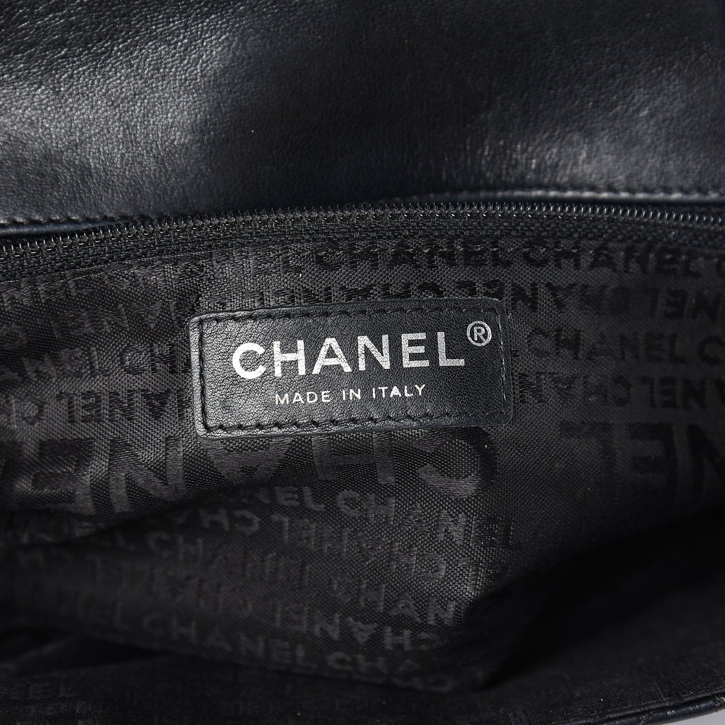 Lambskin Quilted Lady Graphic Flap Black