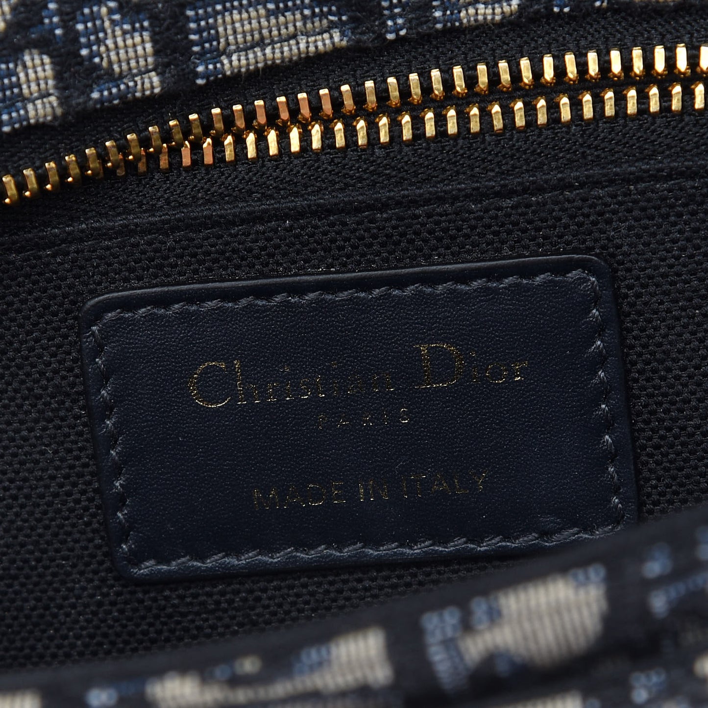 Oblique 30 Montaigne Chain Pouch Blue