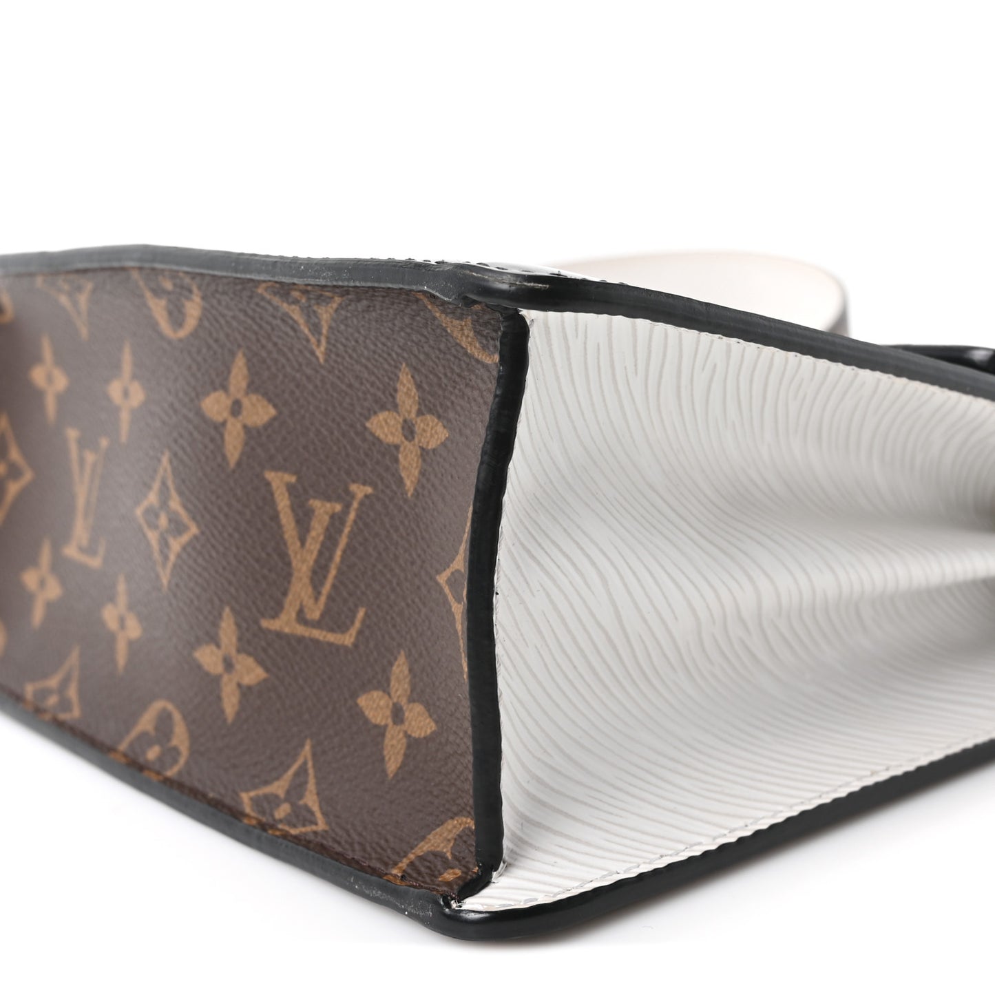 Vernis Epi Monogram Spring Street Black