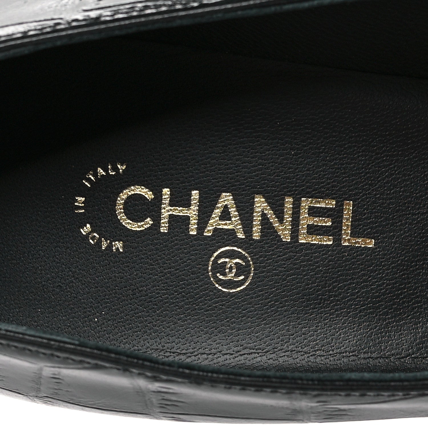 Chanel Crocodile Embossed Crumpled Patent Cap Toe Pumps 35.5 Black 8 of 8