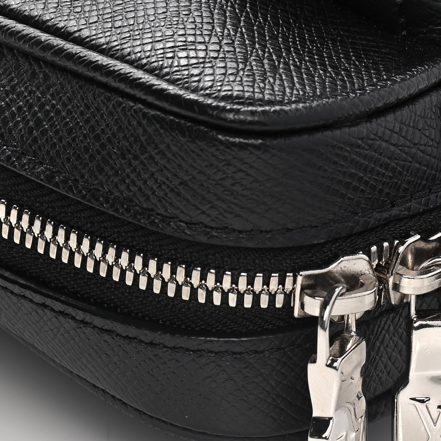 Taiga Monogram Eclipse Outdoor Messenger Black