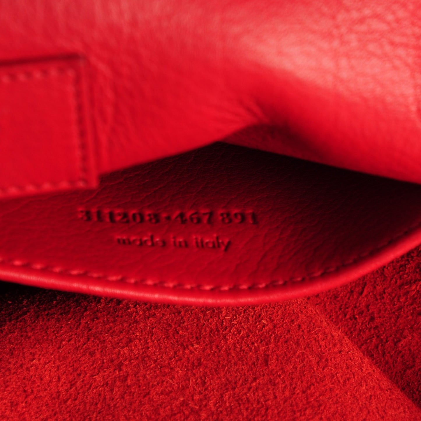 Calfskin Medium Classic Cabas Y Red