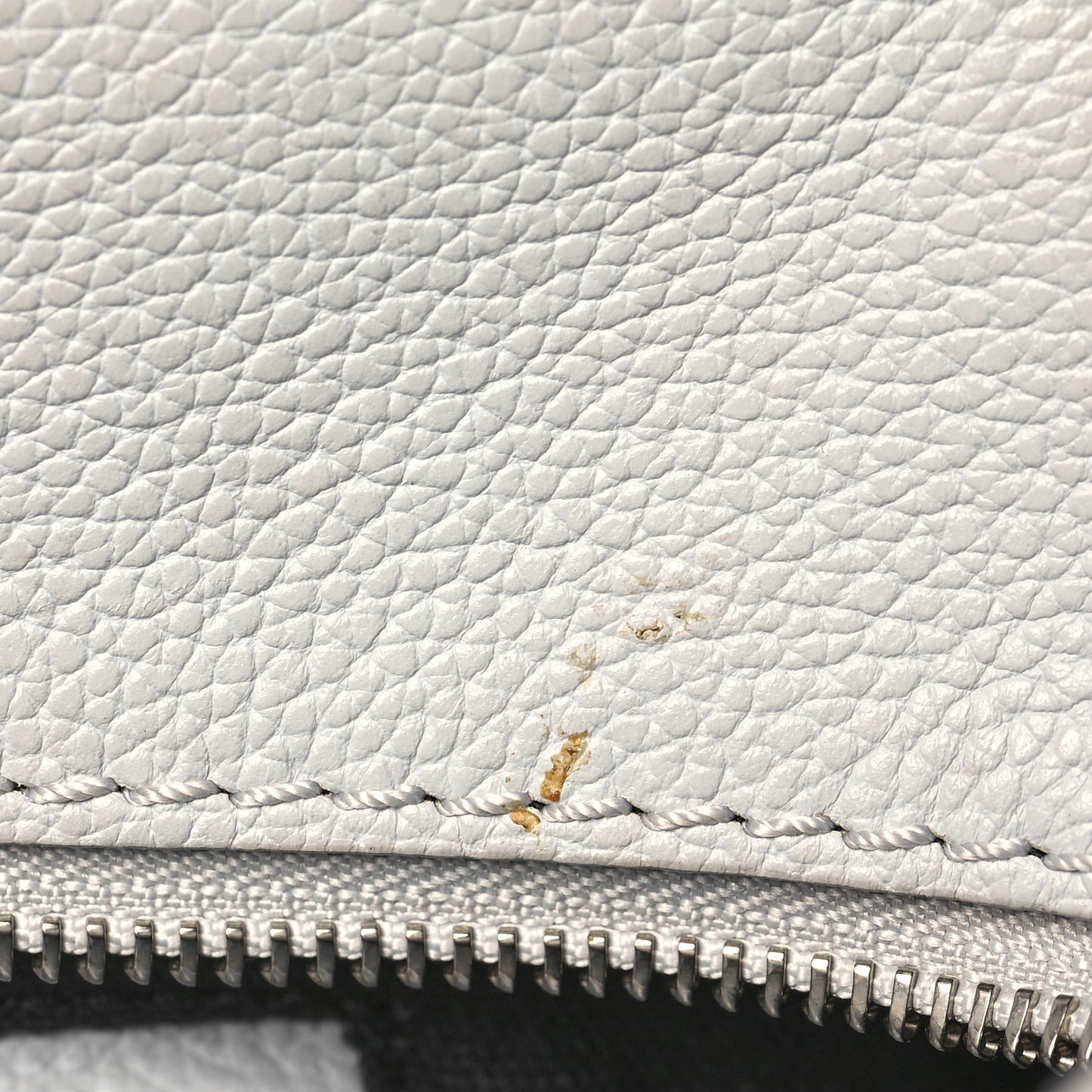 Pebbled Calfskin Small Skull Padlock Zip Around Tote Light Grey