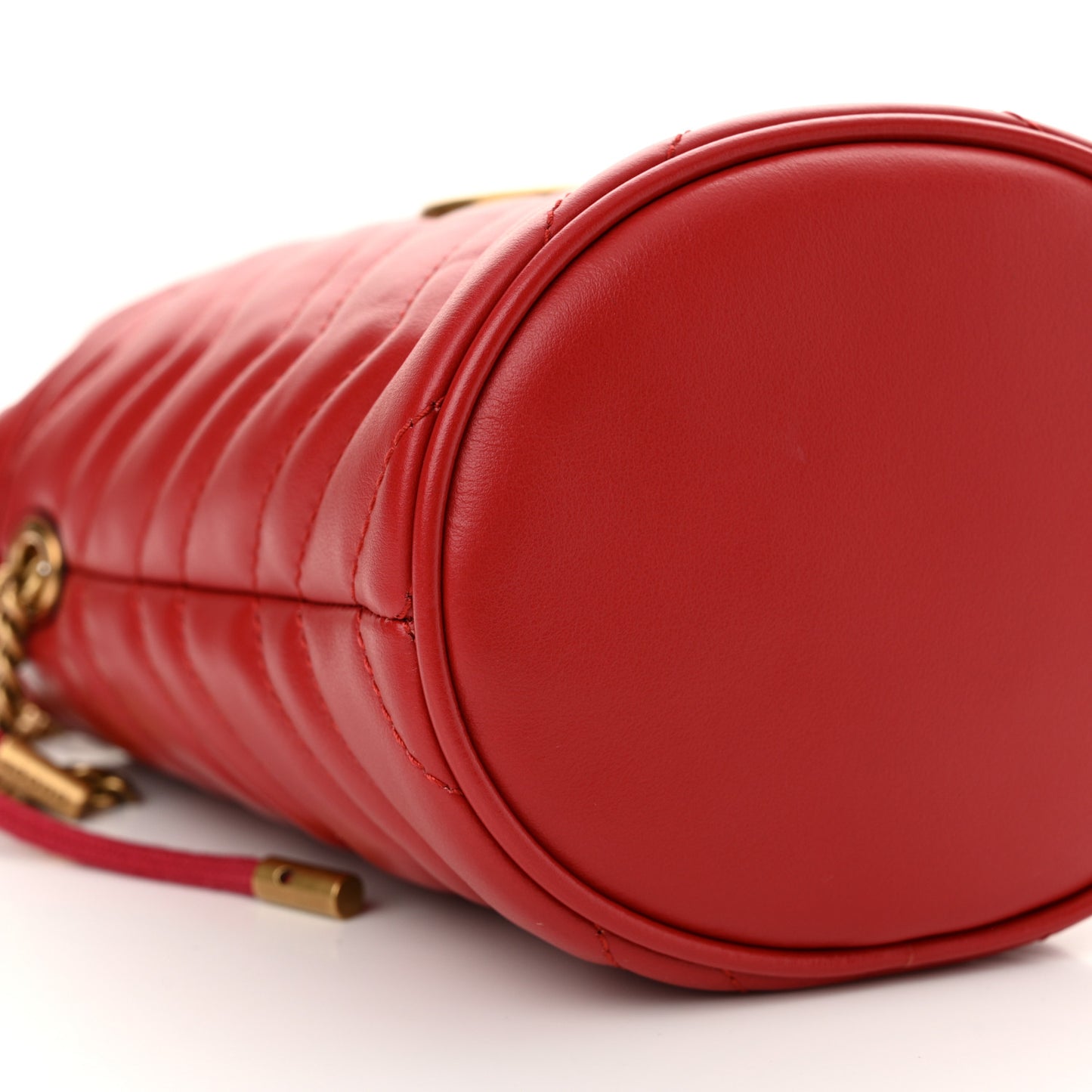 Calfskin Matelasse Mini GG Marmont 2.0 Bucket Bag Hibiscus Red