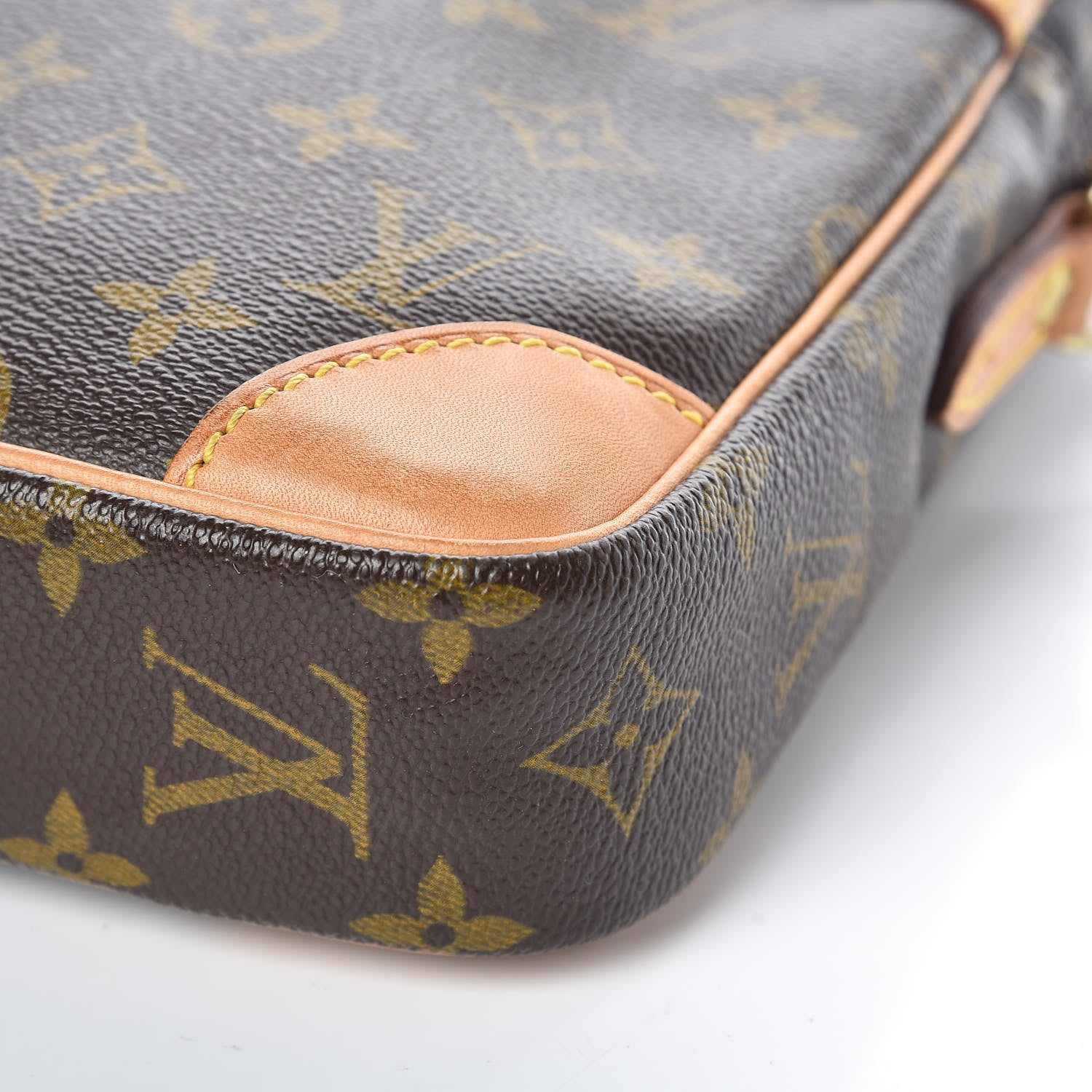 Louis Vuitton Monogram Danube 21 17 of 21
