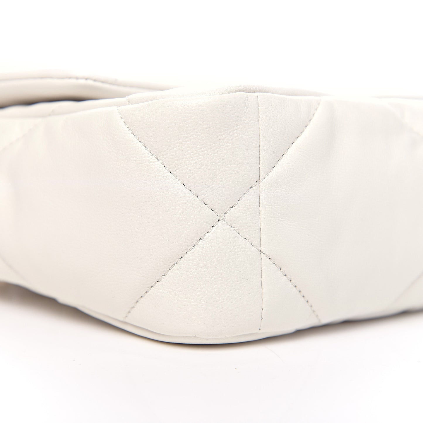 Goatskin Quilted Medium 19 Flap White