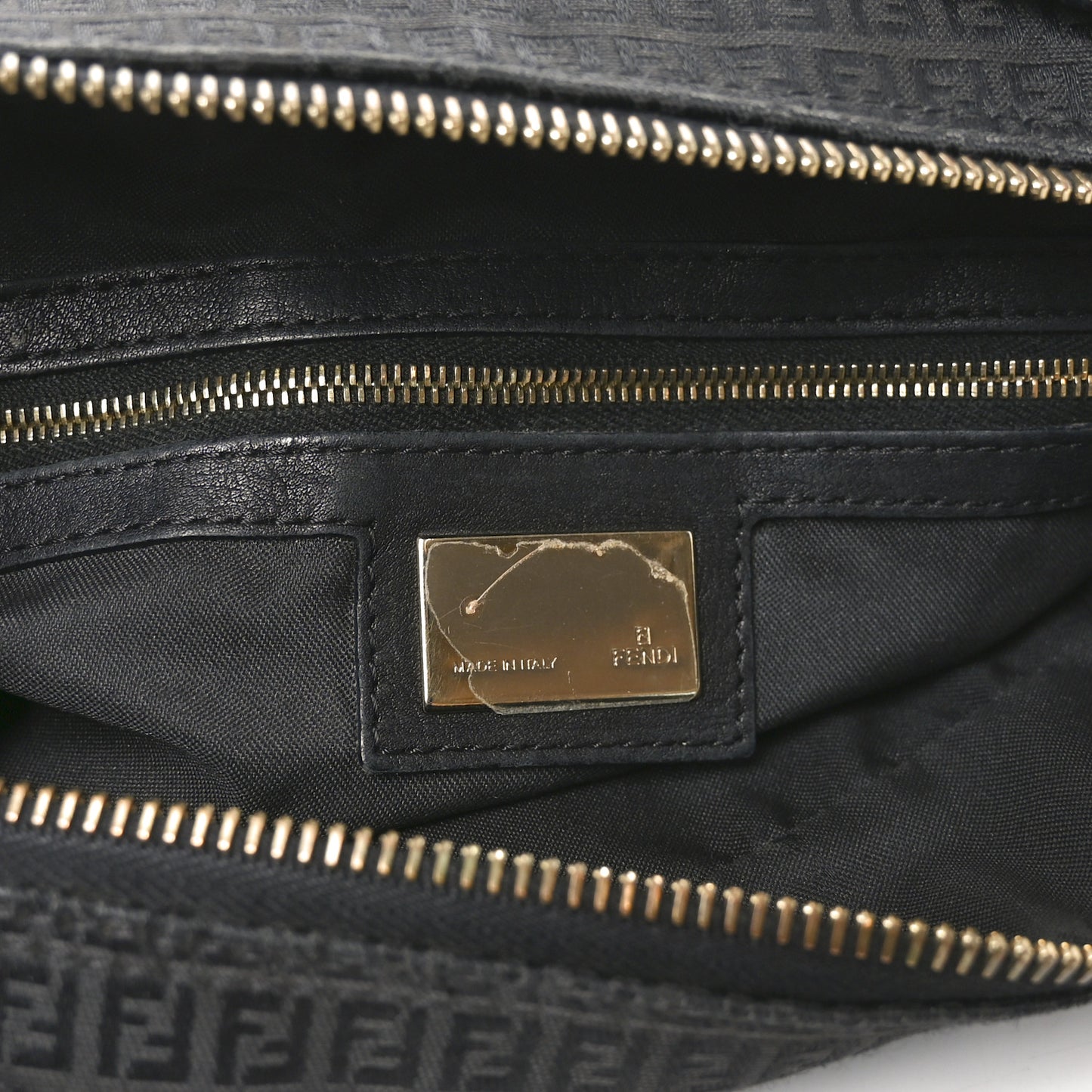 Zucchino Vitello Shoulder Bag Black