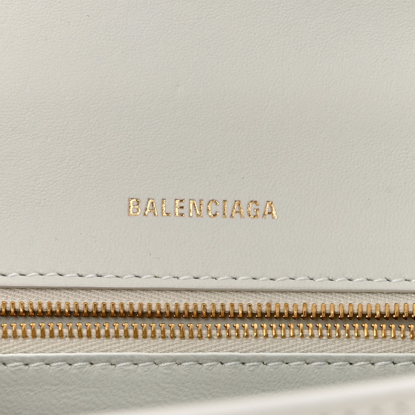 Shiny Calfskin Crocodile Embossed Tonal B Hourglass Stretch Top Handle Bag White