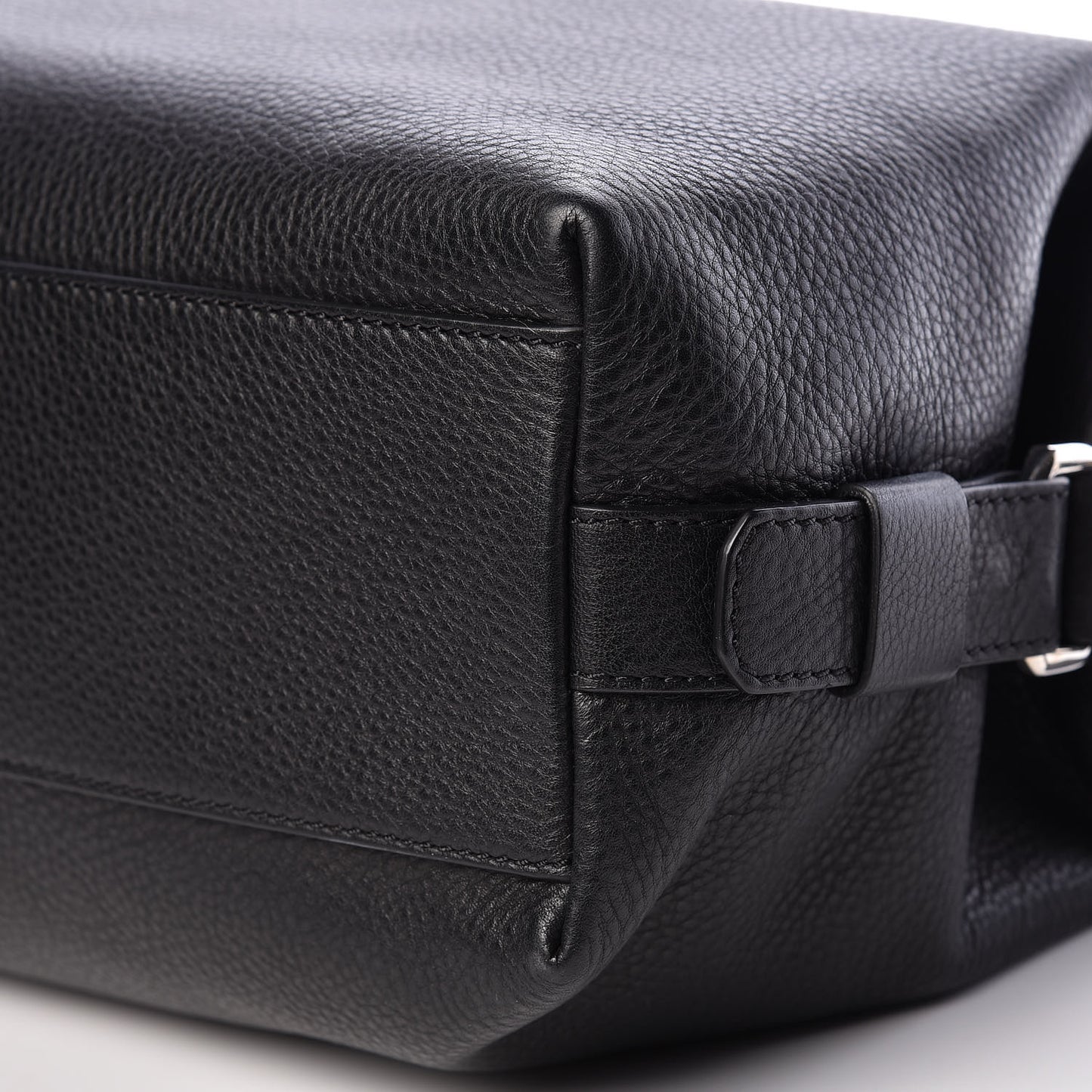 Pebbled Calfskin Small Nightingale Black