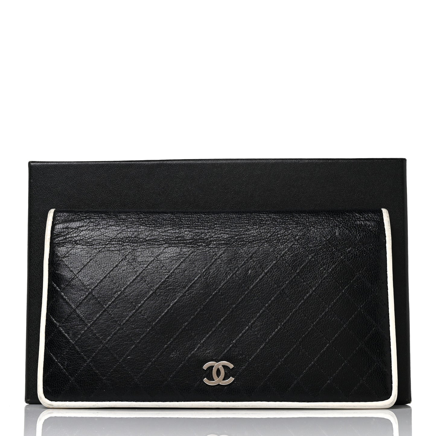 Calfskin Diamond Stitched Yen Wallet Dark Navy Blue