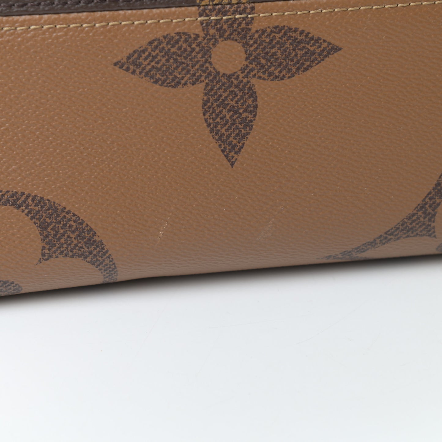 Reverse Monogram Giant Onthego GM