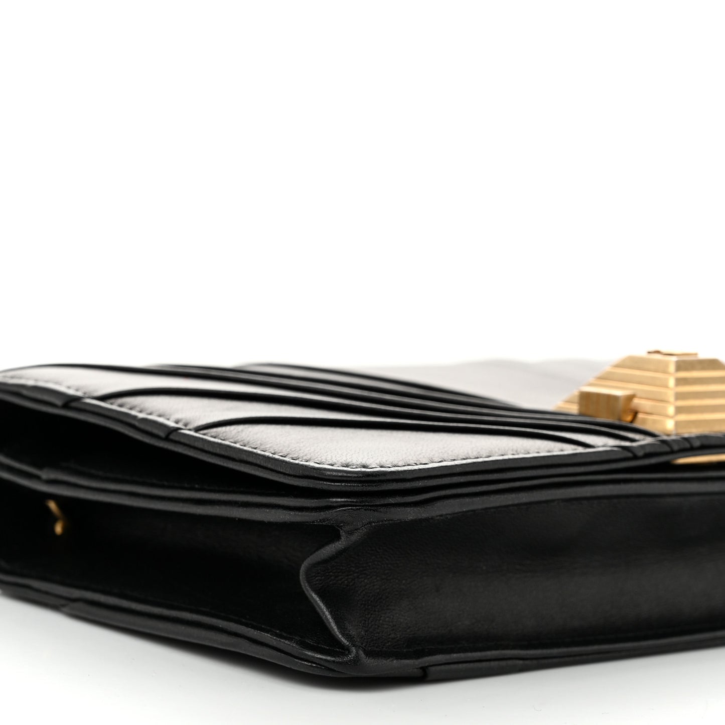 Lambskin Pyramid Wallet On Chain WOC Black