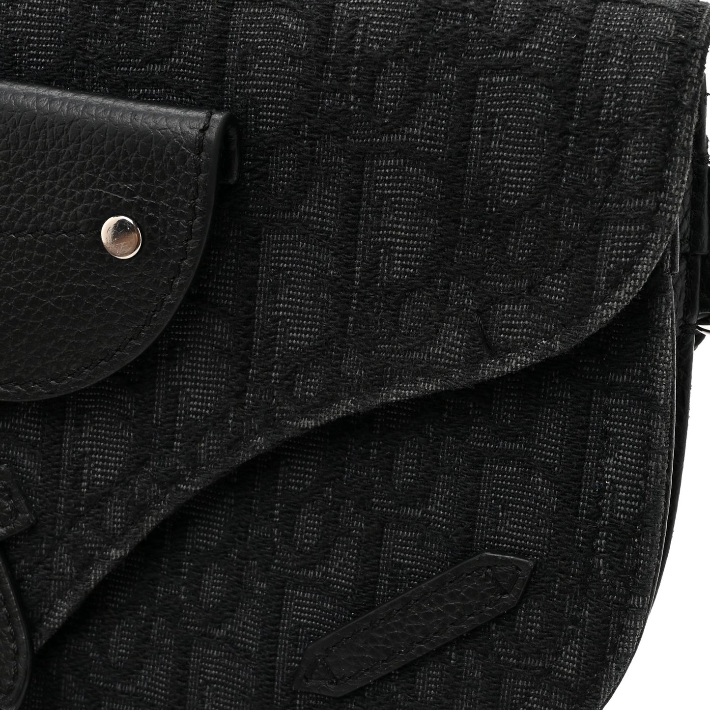 Oblique Saddle Messenger Pouch Black