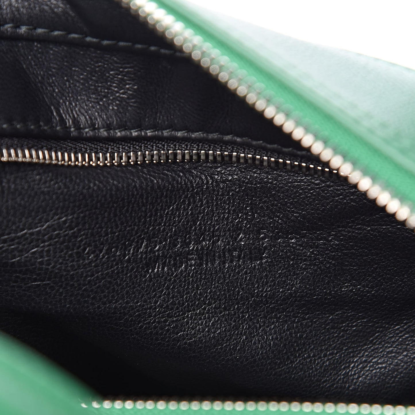 Shiny Day Calfskin S Triangle Duffle Vert Irlandais