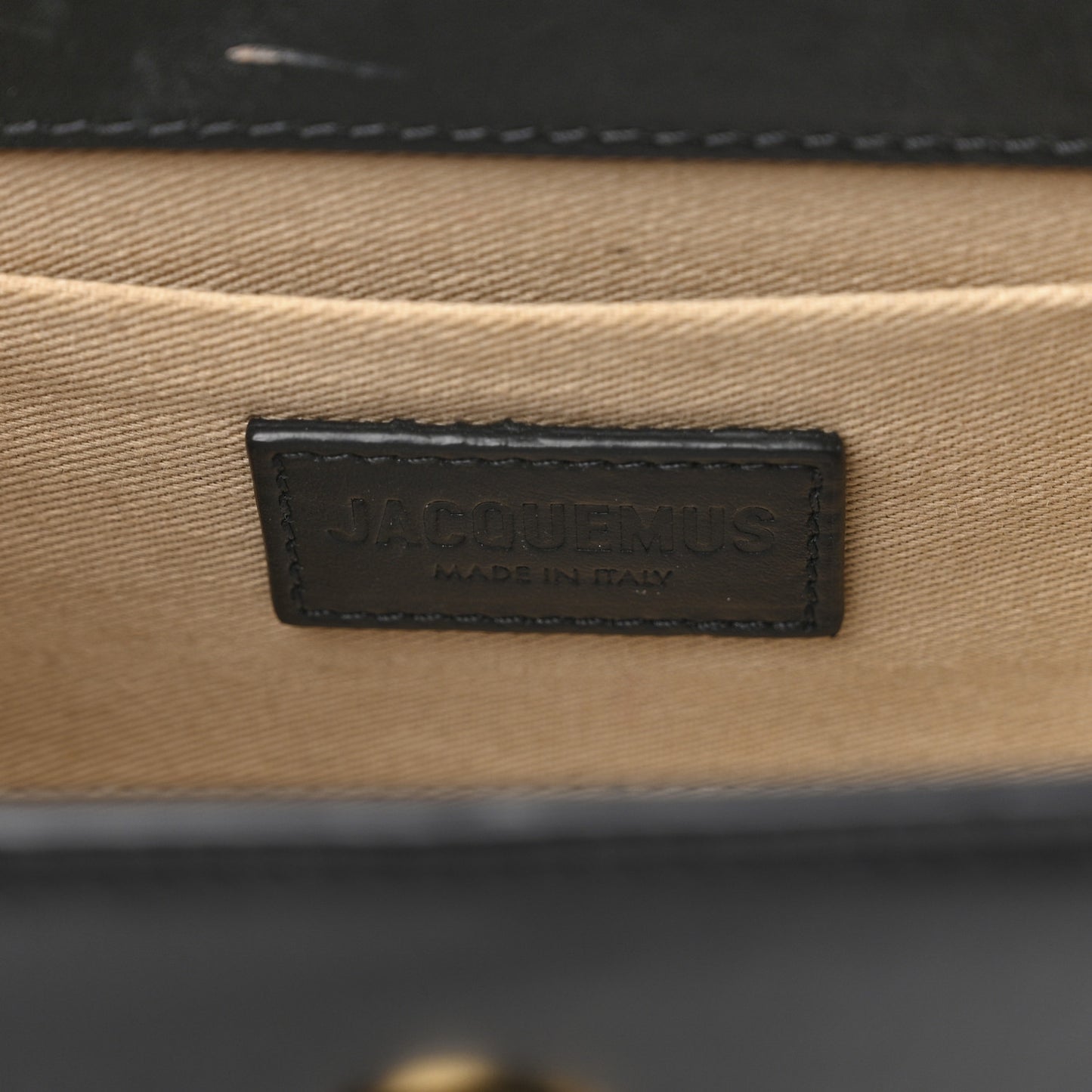 Smooth Calfskin Le Chiquito Moyen Black