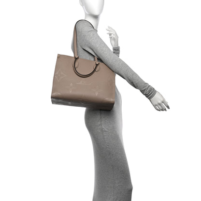 Louis Vuitton Empreinte Monogram Giant Onthego MM  Tourterelle 2 of 10