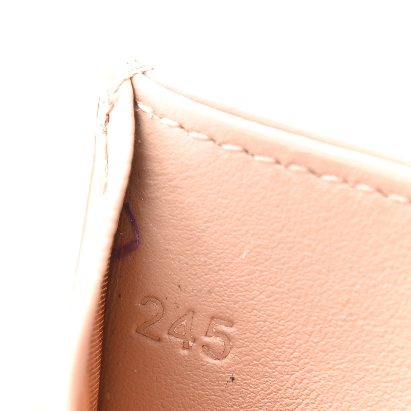 Vitello Move Triangle Card Case Cipria
